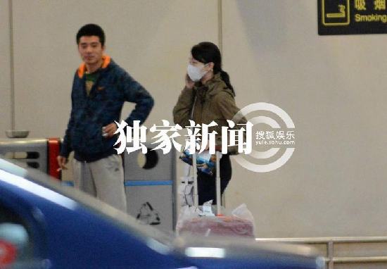 追星：謝楠似懷孕陪吳京宴請周曉歐 周冬雨搭神秘富二代