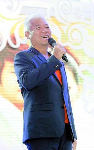 現(xiàn)場請來巫啟賢、姜育恒等6位明星擔(dān)任婚宴表演嘉賓。