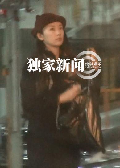 追星：汪峰攜美女豪車(chē)密會(huì)似車(chē)震 童謠似戀黃渤潮裝出街