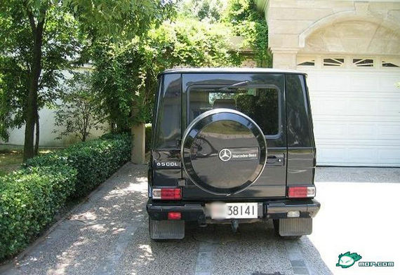 資料圖：網(wǎng)友拍攝的軍牌豪車(chē)。