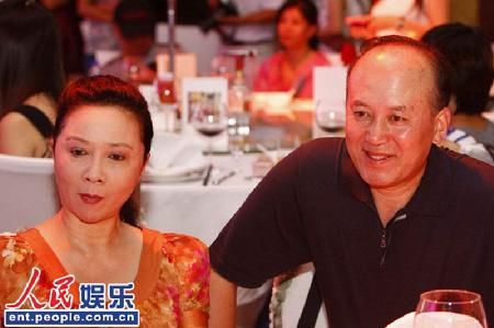 蔡明神秘家庭生活揭秘 婚姻曾因郭達(dá)現(xiàn)“拐點(diǎn)”
