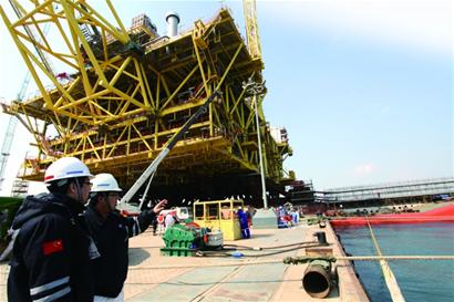 青島建成亞洲最大油氣平臺 18層樓高 青島建成亞洲最大油氣平臺 18層樓高