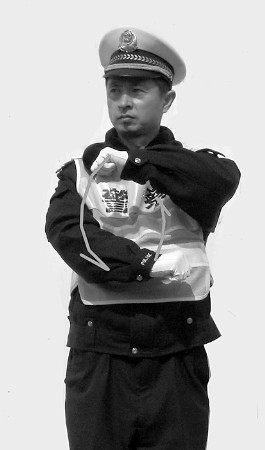 青島交警10種新手勢上崗(組圖)