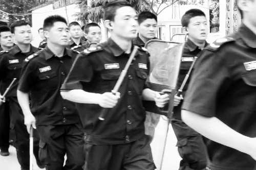 男孩術(shù)后離世 家人醫(yī)院設(shè)靈堂遭不明身份群毆