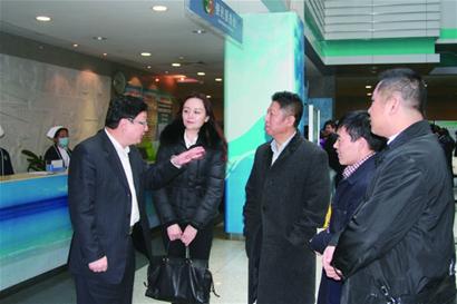代表委員為方便就醫(yī)支招 建議多派專家進社區(qū)