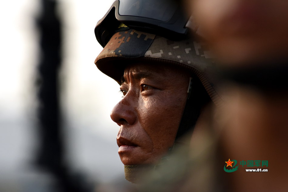 走進(jìn)閱兵村：看看軍人到底啥樣子