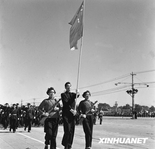 1958年國慶閱兵 民兵方隊(duì)規(guī)?？涨?組圖)