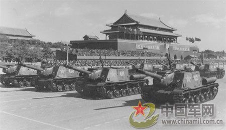 1958年國(guó)慶閱兵 民兵方隊(duì)規(guī)?？涨?組圖)
