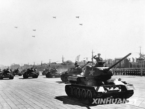 1958年國慶閱兵 民兵方隊(duì)規(guī)?？涨?組圖)