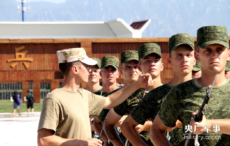 走進(jìn)抗戰(zhàn)閱兵外軍方隊(duì)營地 拍遍17國外軍訓(xùn)練