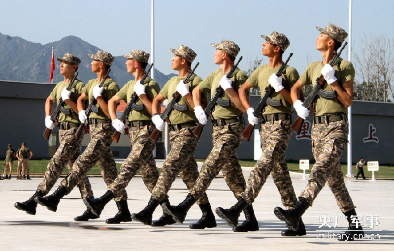 走進(jìn)抗戰(zhàn)閱兵外軍方隊(duì)營地 拍遍17國外軍訓(xùn)練