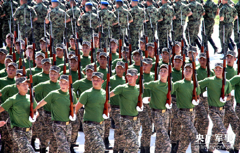 走進(jìn)抗戰(zhàn)閱兵外軍方隊(duì)營地 拍遍17國外軍訓(xùn)練