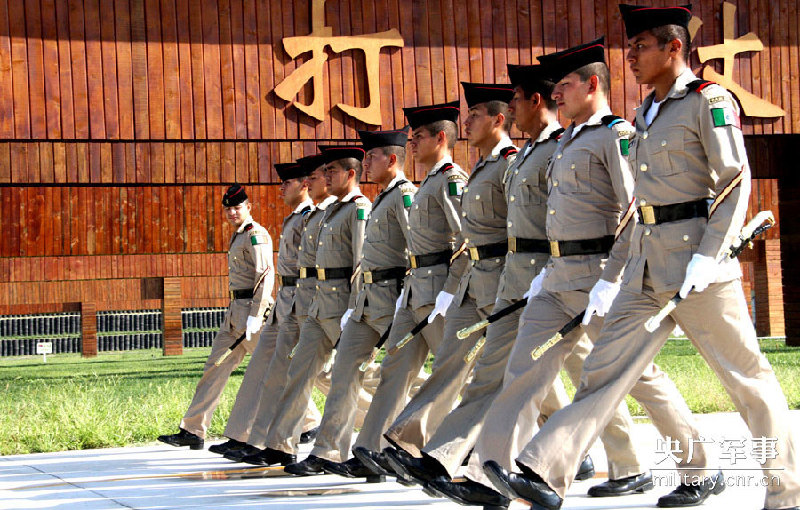 走進(jìn)抗戰(zhàn)閱兵外軍方隊(duì)營地 拍遍17國外軍訓(xùn)練