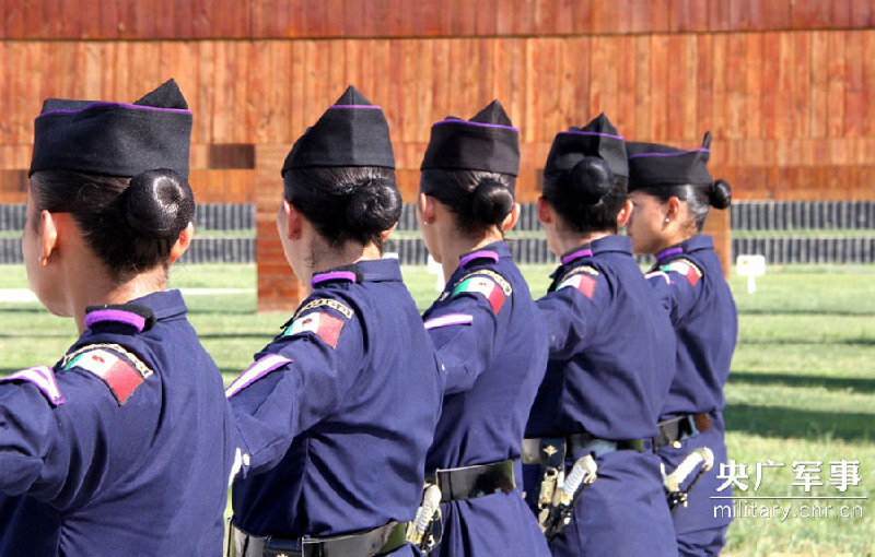 走進(jìn)抗戰(zhàn)閱兵外軍方隊(duì)營地 拍遍17國外軍訓(xùn)練