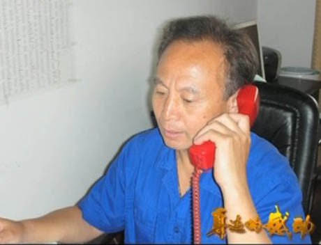  工作中的楊奎烈。